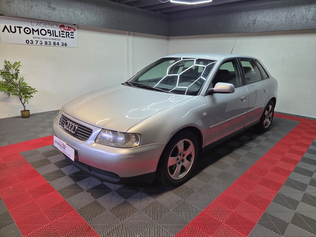 Audi A3 (2) 1.9 TDI 130 AMBIENTE 5P