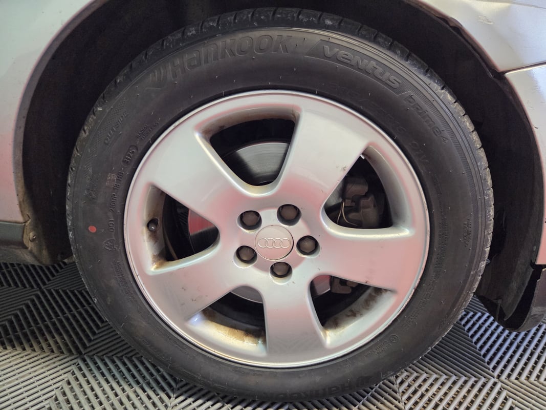 Audi A3 (2) 1.9 TDI 130 AMBIENTE 5P — 23