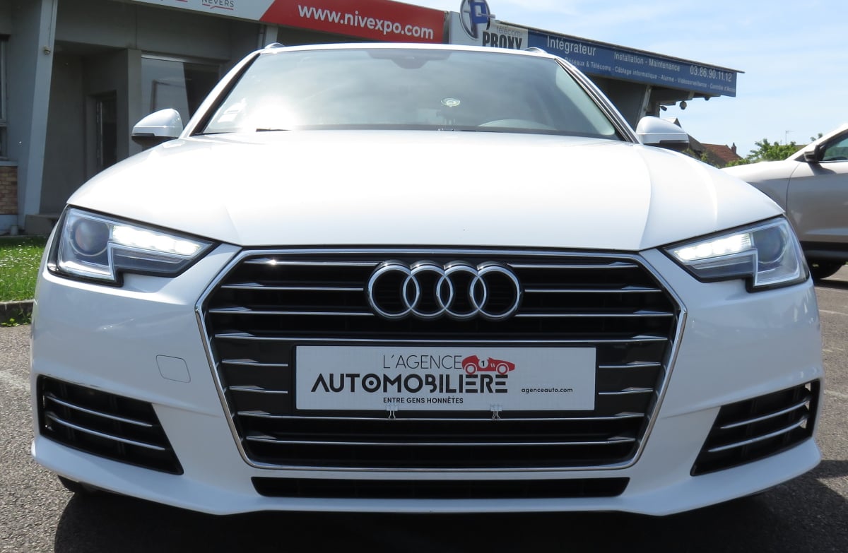 Audi A4 Avant 2.0 TDI 150ch Design S tronic 7 / Historique d'entretien complet . — 2