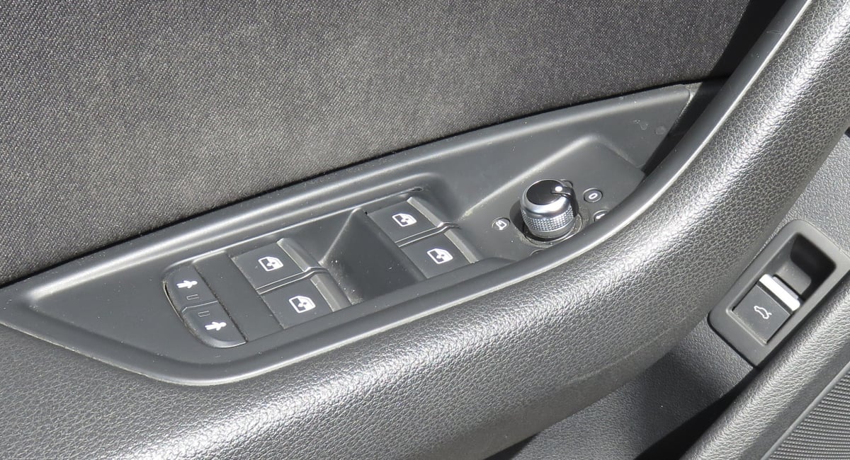 Audi A4 Avant 2.0 TDI 150ch Design S tronic 7 / Historique d'entretien complet . — 31