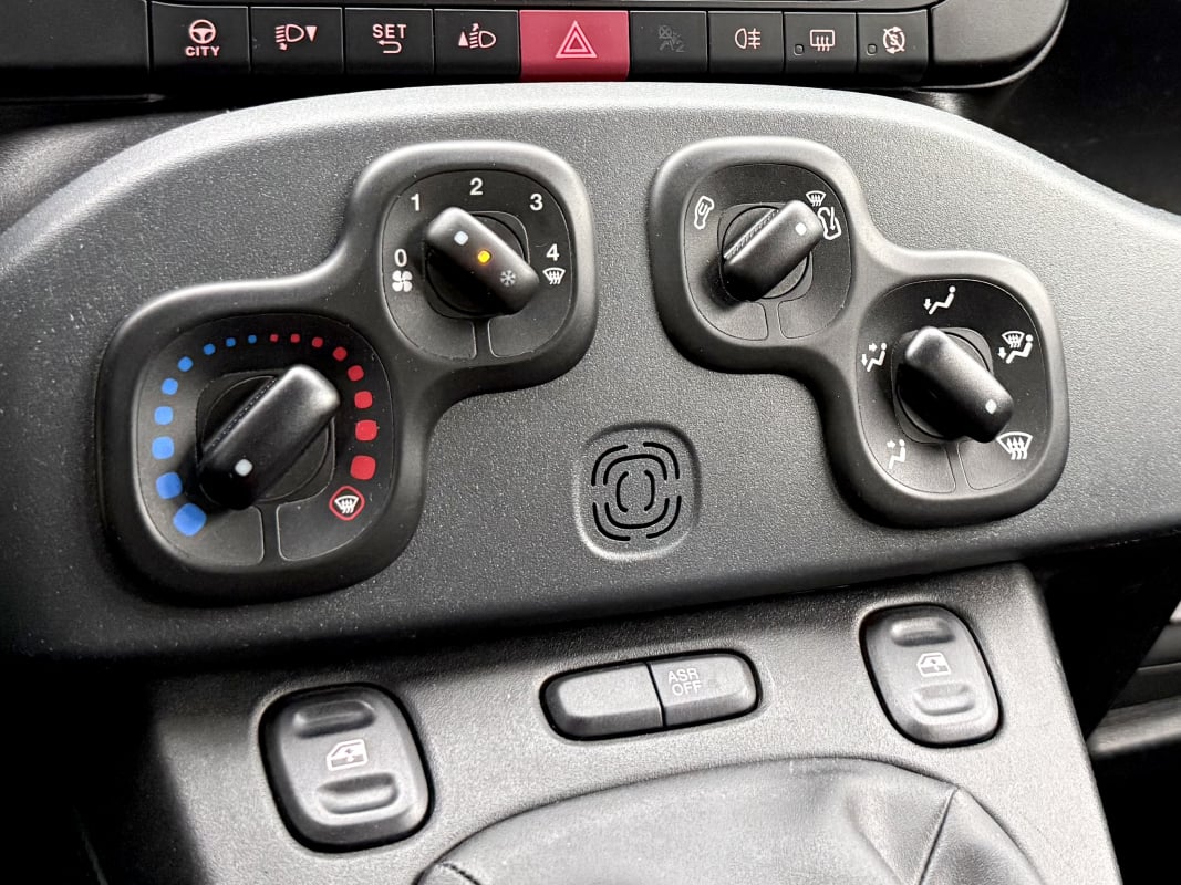 Fiat Panda 1.2 16v 69ch Conforama - Clim — 10