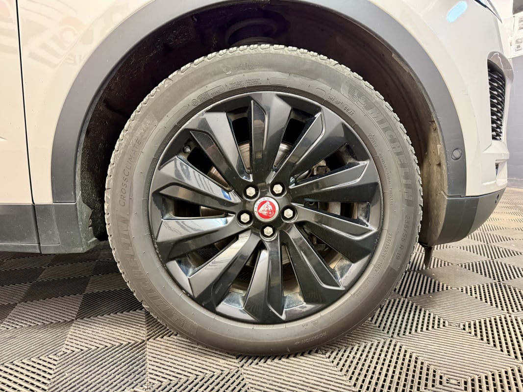 Jaguar E-Pace 2.0D 180ch R-Dynamic SE AWD — 30