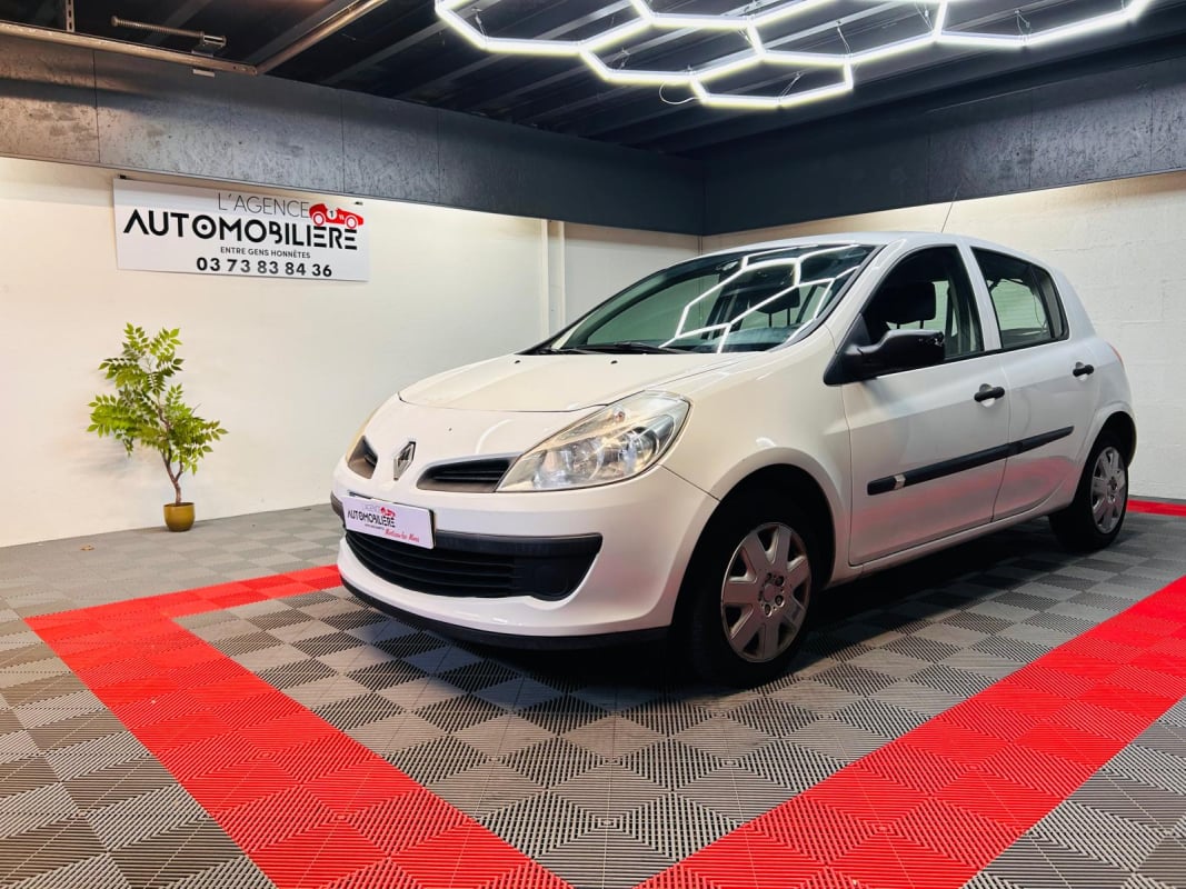 Renault Clio III - 1.2 75cv – 5 Portes – Distribution OK – Révision Faite – Petit Budget — 1