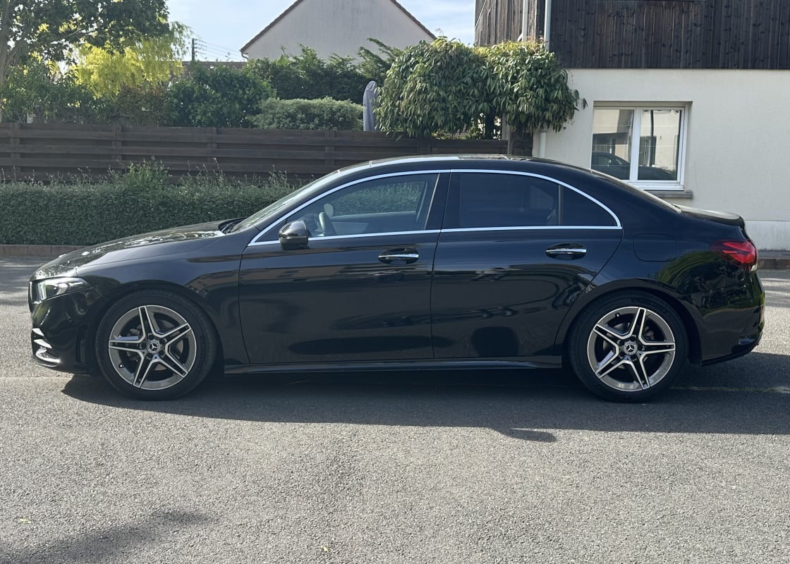 Mercedes-Benz Classe A Berline IV BERLINE 180 D 116 CH AMG Line 8G-DCT — 2