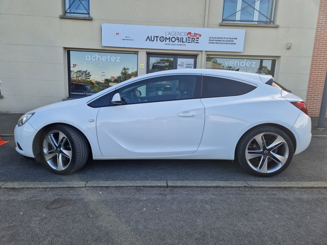 Opel Astra IV GTC 2.0 CDTI 165 SPORT PACK — 2