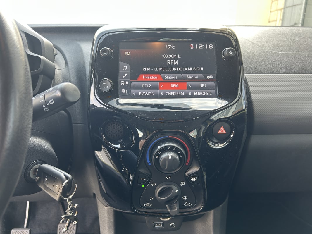Peugeot 108 ALLURE 1.0 VTI 72 - SUIVI COMPLET - CAMÉRA DE RECUL — 22