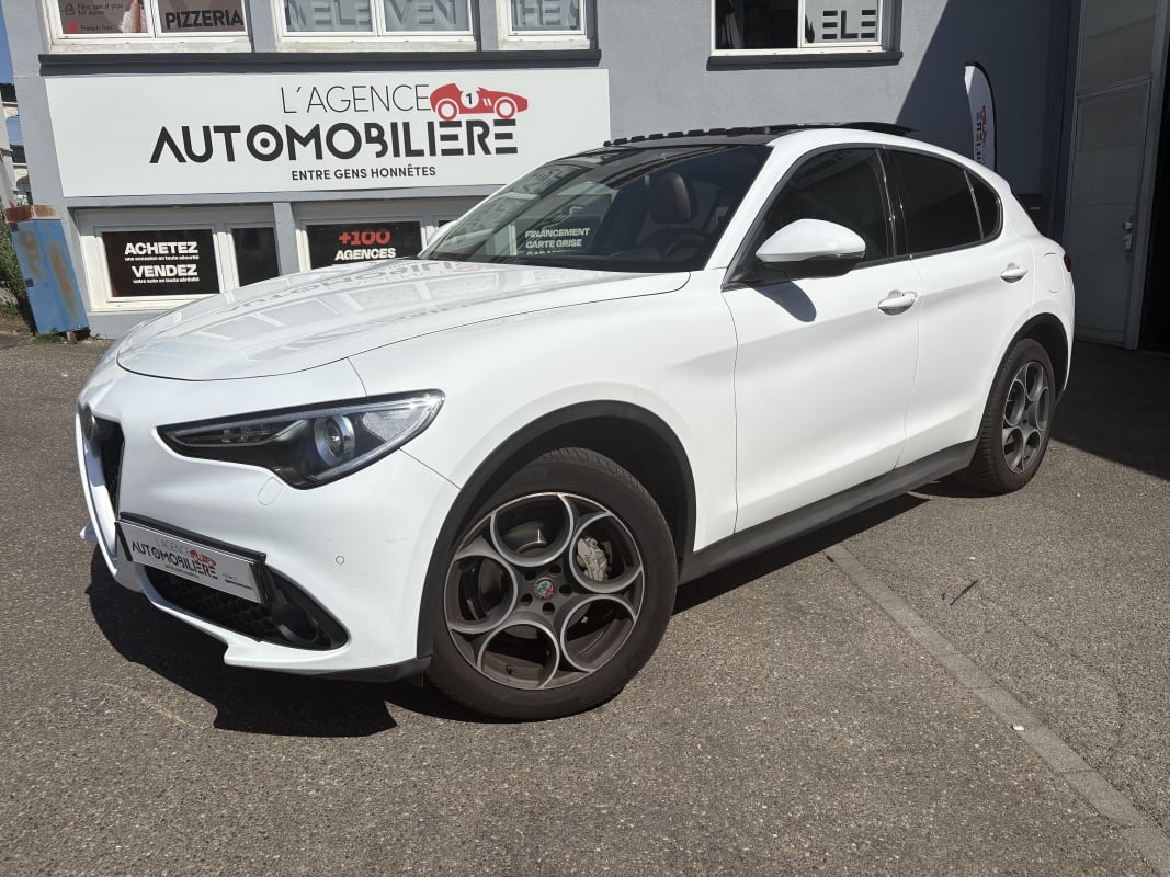 Alfa Romeo STELVIO 2.2 Diesel 210ch Lusso Q4 AT8 Toit ouvrant panoramique - GPS - Caméra - Hayon électrique