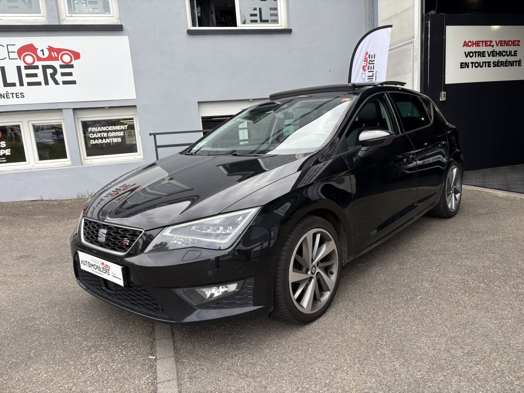 Seat Leon FR 1.8 TSI 180 CV Start/Stop DSG - Toit ouvrant - Sièges chauffants - GPS — 1