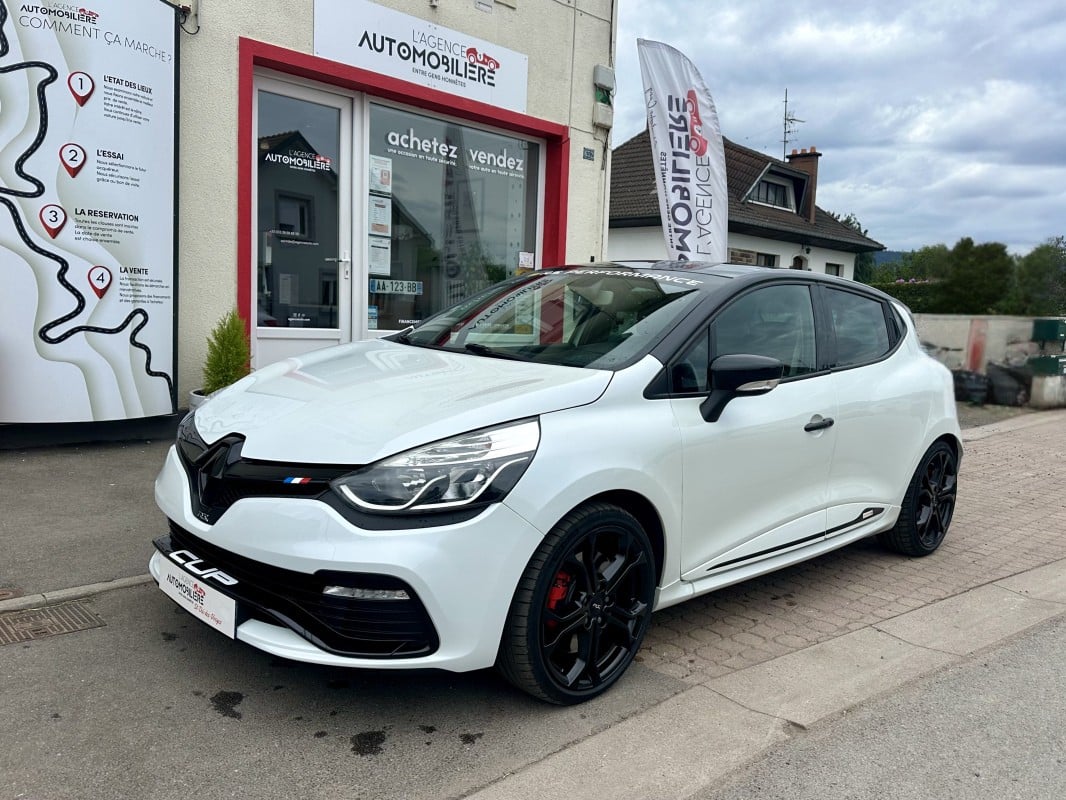 Renault Clio 4 RS 1.6 Turbo 200ch Monaco GP N°084 / 590 — 1