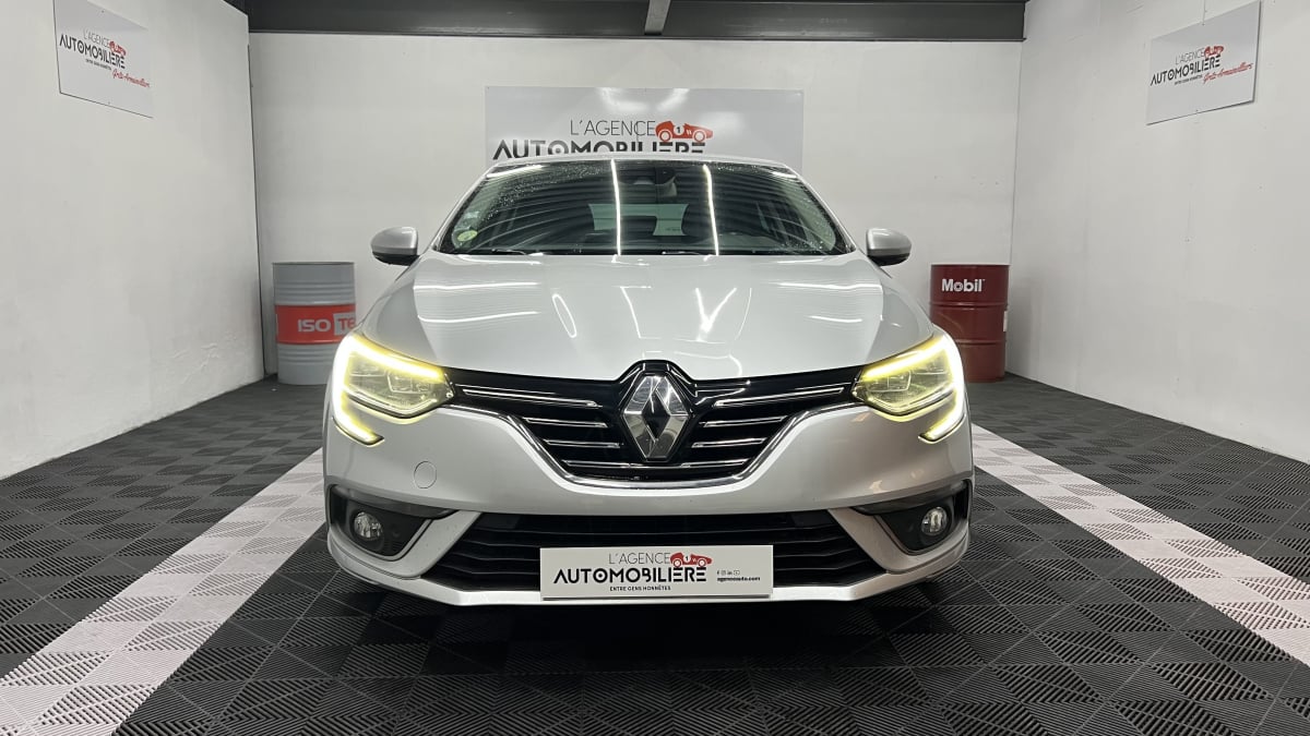 Renault Megane IV 1.5 BLUE DCI 115 CH INTENS EDC — 2