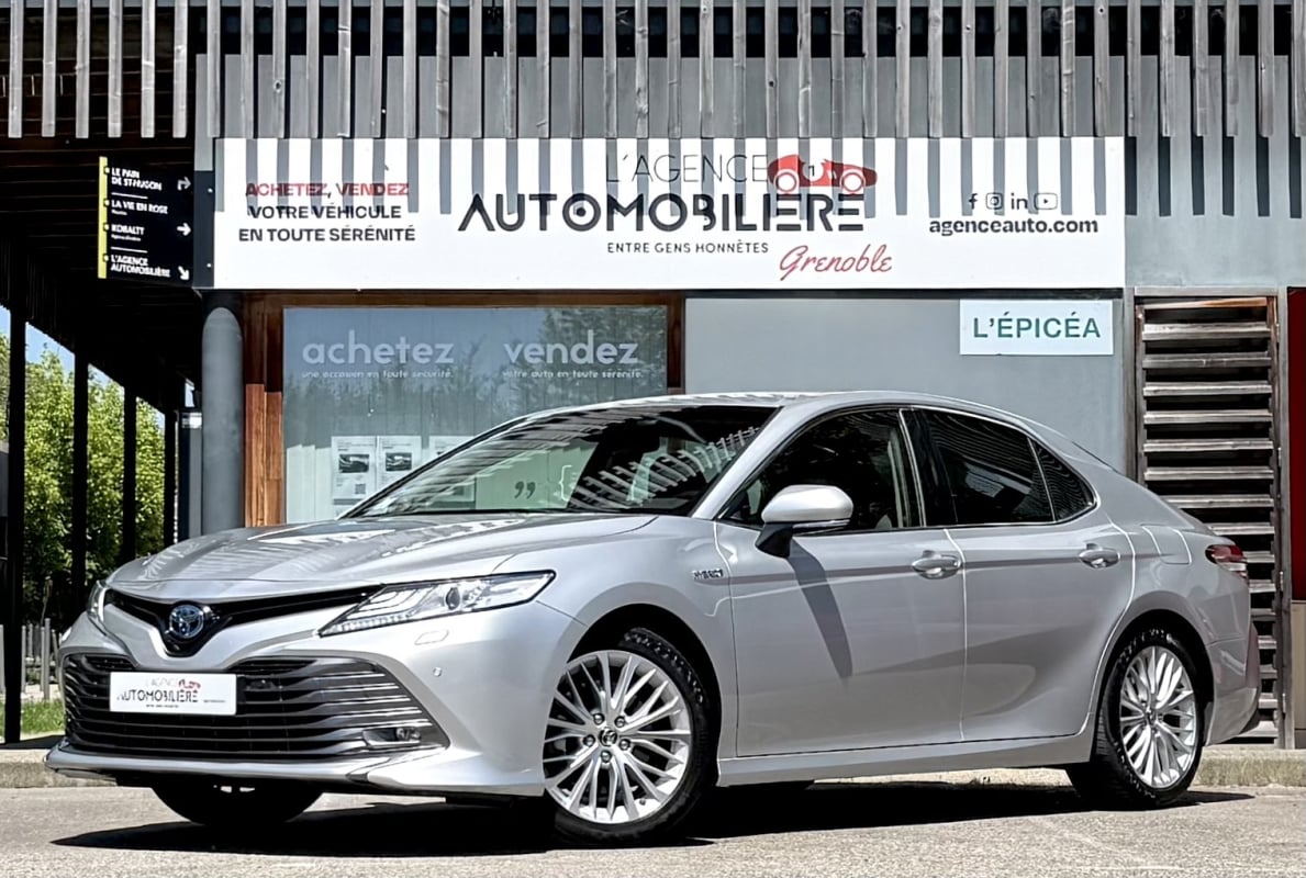 Toyota Camry 2.5 VVT-i 218ch Hybrid Lounge e-CVT — 1