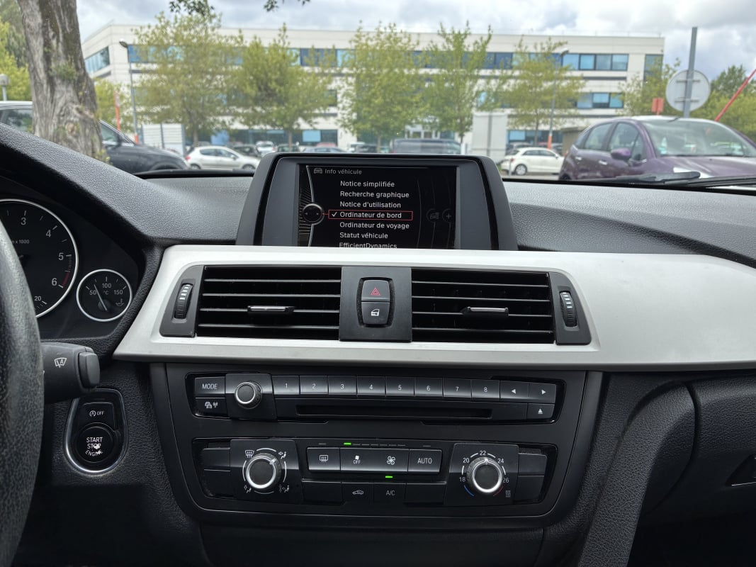 BMW Série 3 318D 143CH LOUNGE — 19