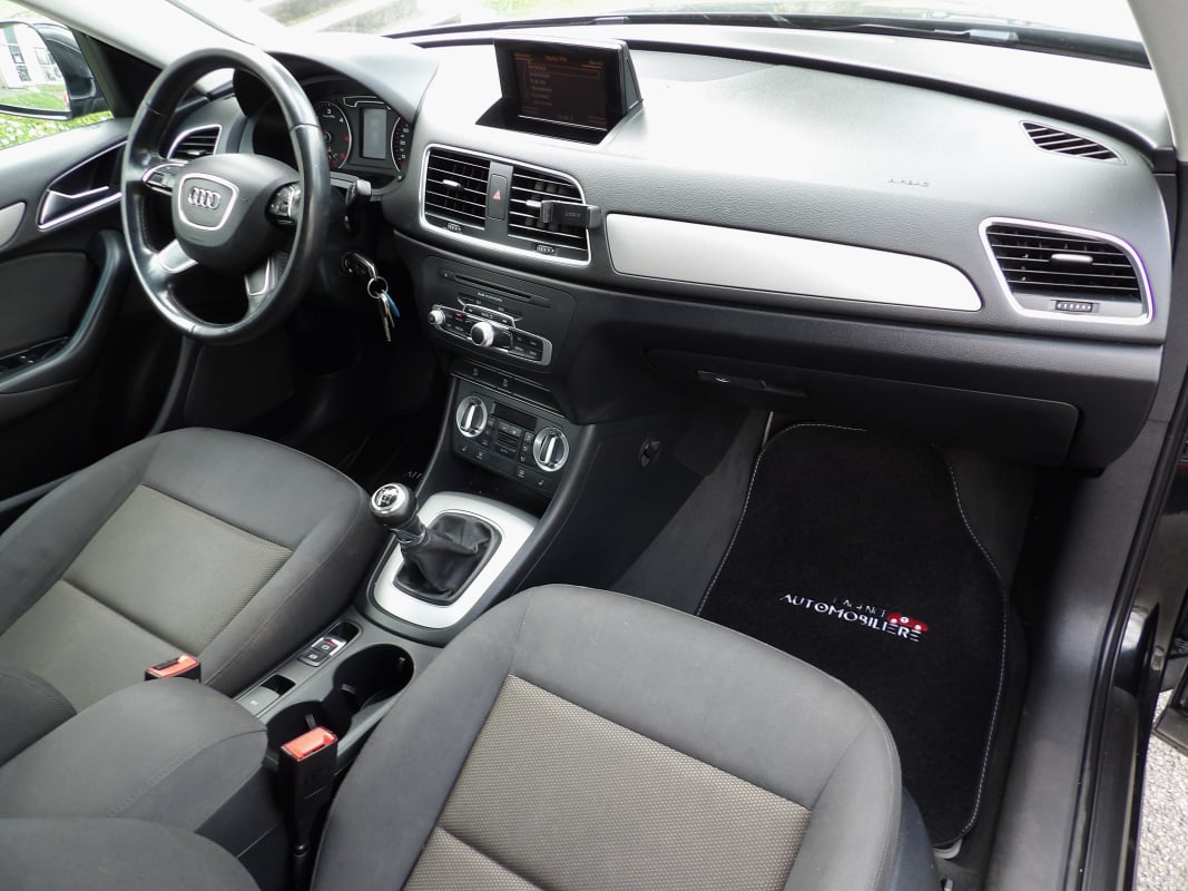 Audi Q3 2.0 TDI 140 AMBIENTE — 21