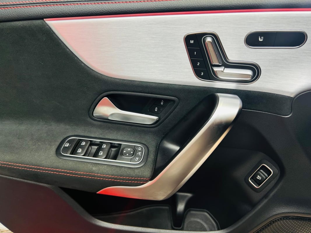 Mercedes-Benz Classe CLA 220 AMG Line Shooting Brake – 190 ch – Toit Pano – Garantie 2026 – Suivi Mercedes - Finition AMG Line — 27
