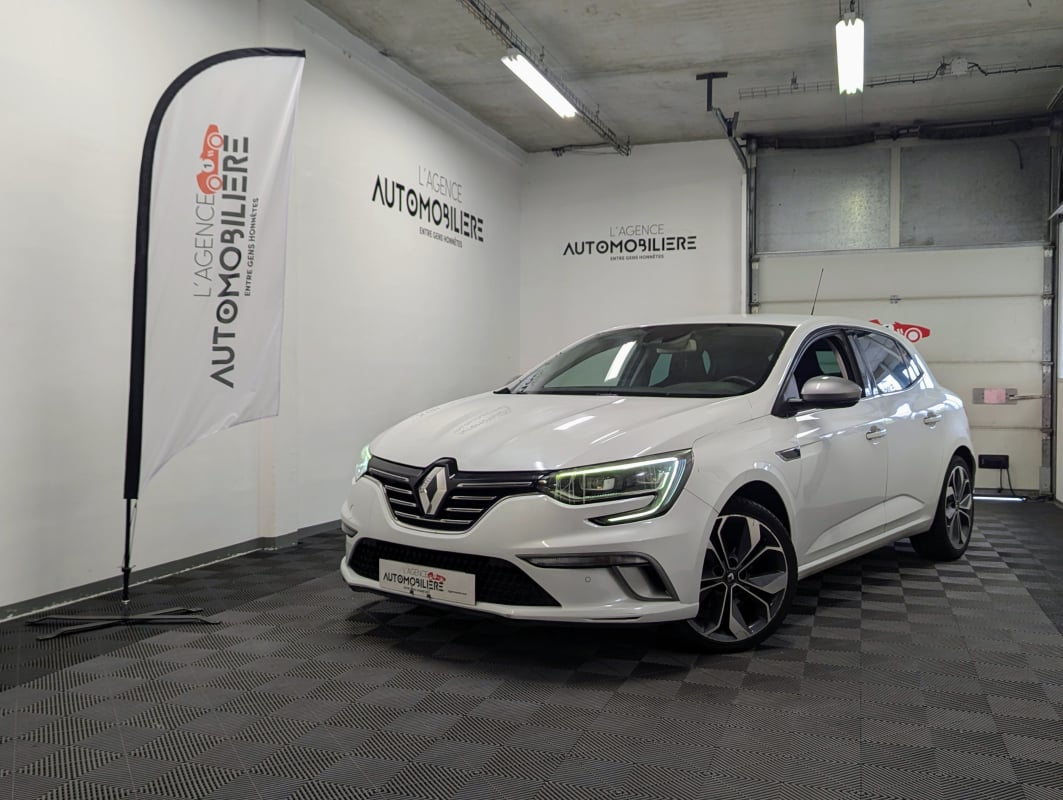 Renault Megane IV 1.2 TCE 130 INTENS + PACK GT LINE — 1