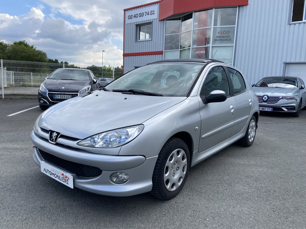 Peugeot 206 1.4 TU 75CV | CLIM AUTO | TOIT OUVRANT | JOINT DE CULASSE OK