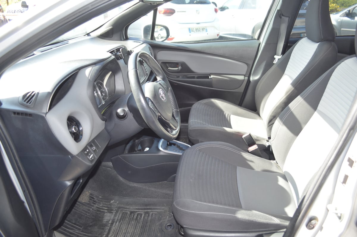 Toyota Yaris HYBRID 100H BUSINESS — 14
