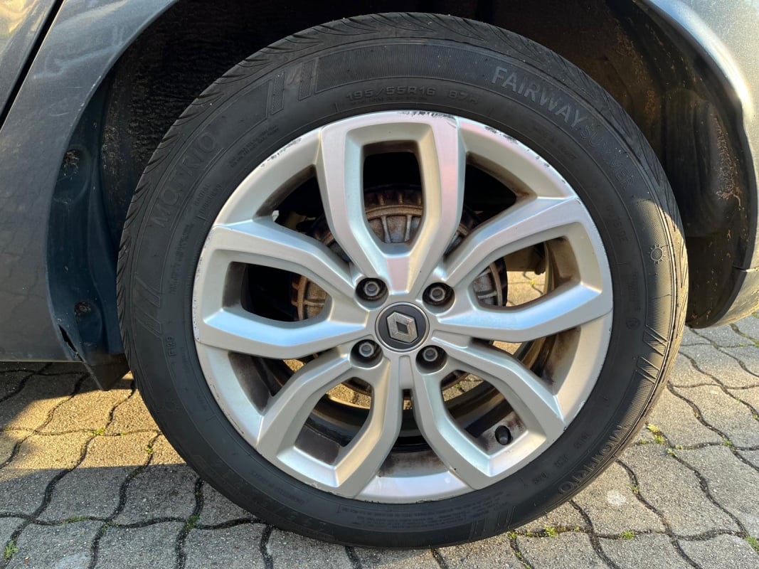 Renault Clio IV dCi 110 Energy Intens+Suivi Complet — 18