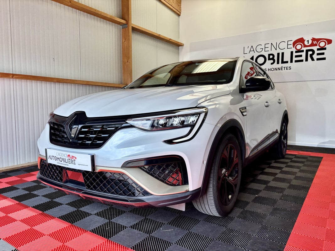 Renault Arkana 1.6 E-TECH ENGINEERED 145 — 1