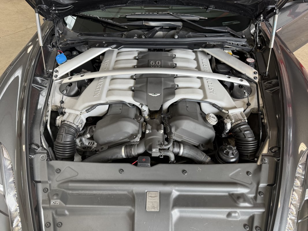 Aston Martin Rapide Aston Martin Rapide V12 Touchtronic II - Garantie 6 mois — 32