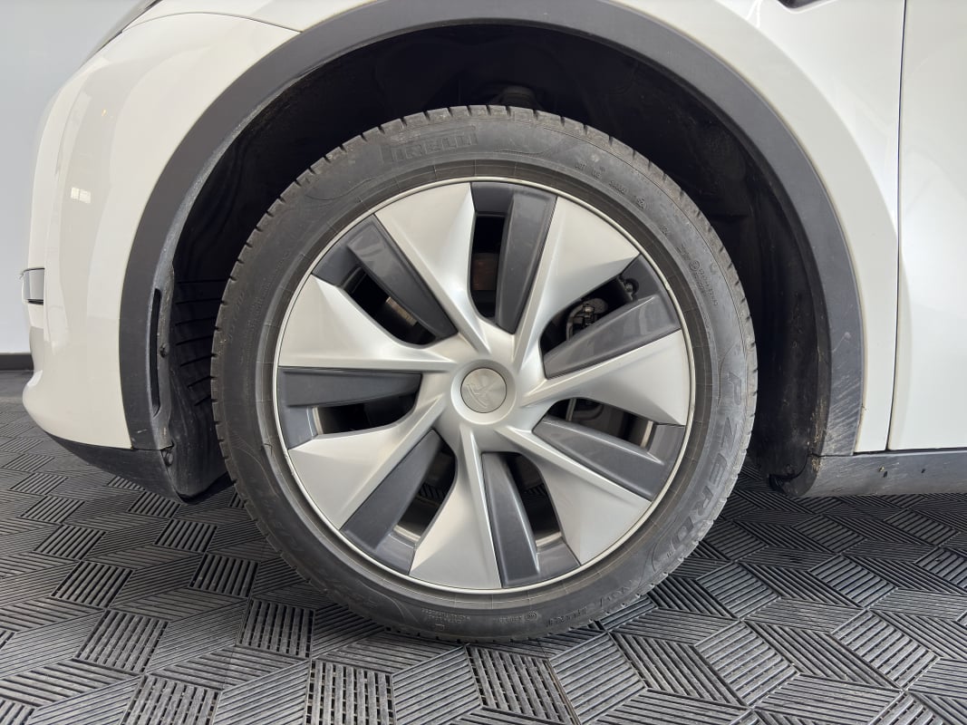 Tesla Model Y STANDARD RANGE RWD 299 Ch — 27