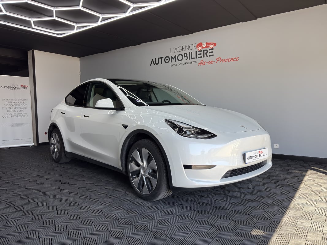 Tesla Model Y STANDARD RANGE RWD 299 Ch