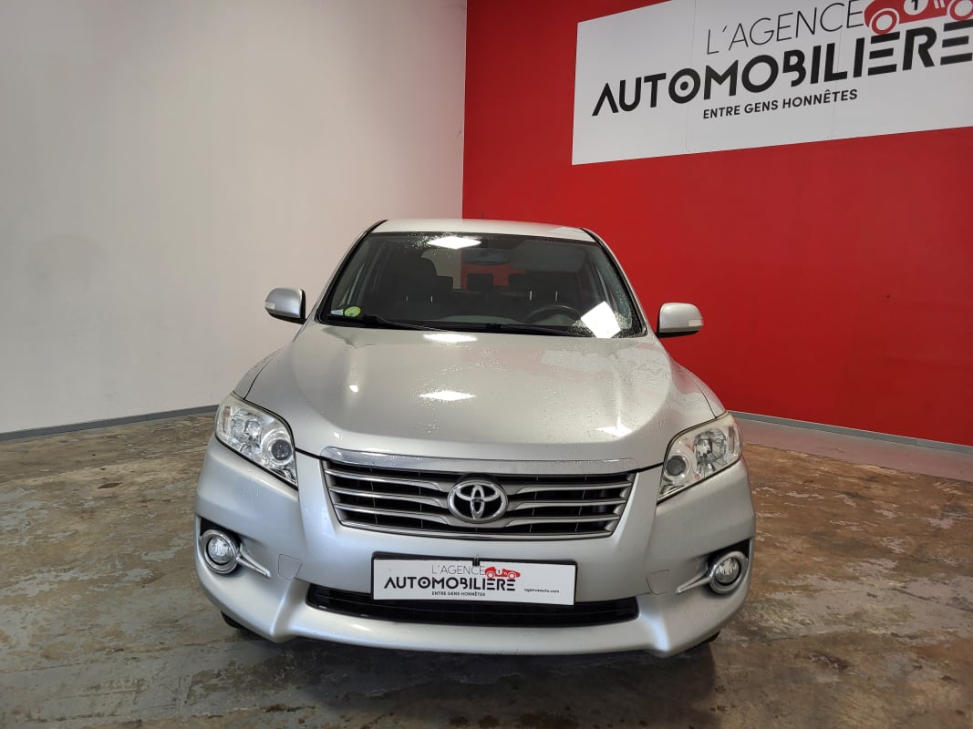 Toyota RAV4 2.2 D-4D 150 BVM6 + CAMERA DE RECUL + ATTELAGE — 2