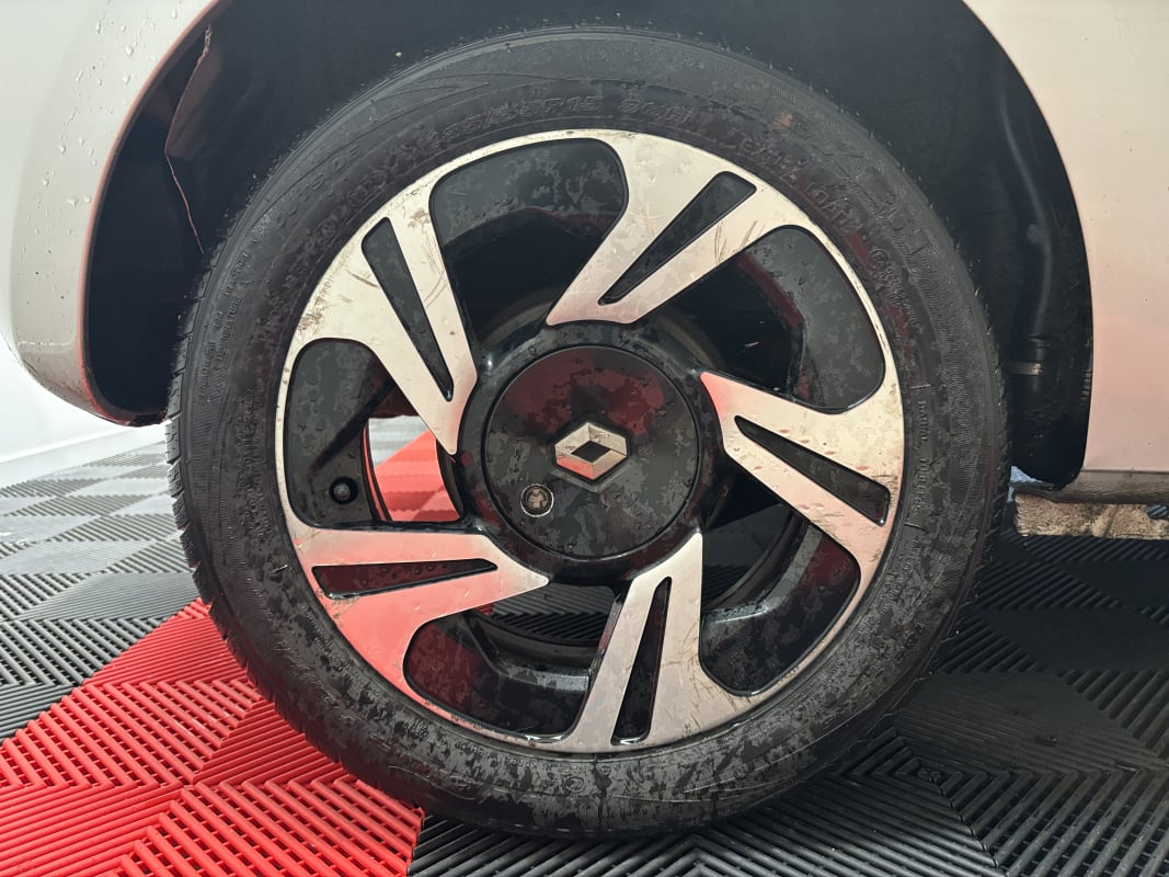 Renault Twingo II (2) 1.2 LEV 75 INITIALE ECO2 — 24