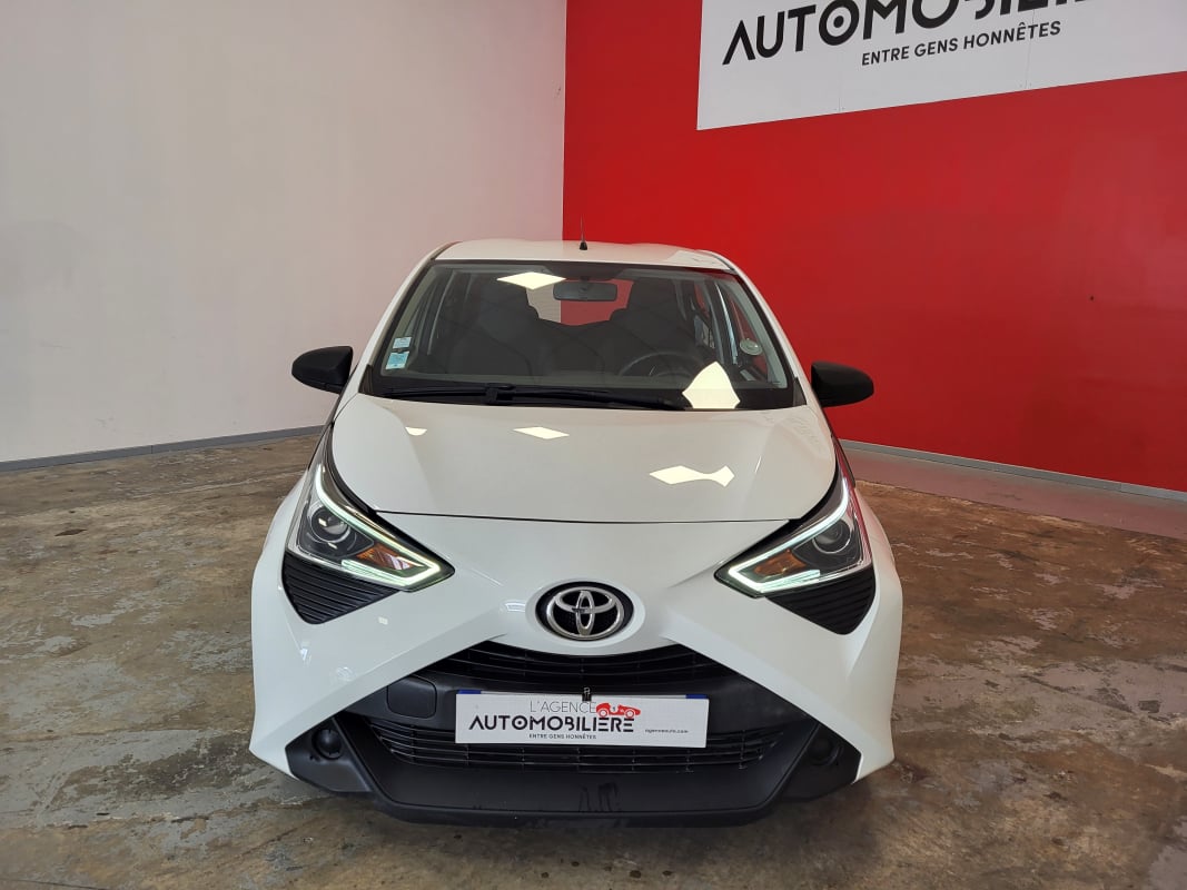 Toyota Toyota Aygo 2 TOYOTA AYGO II (2) 1.0 VVT-I 72 X-PRO 5P — 2