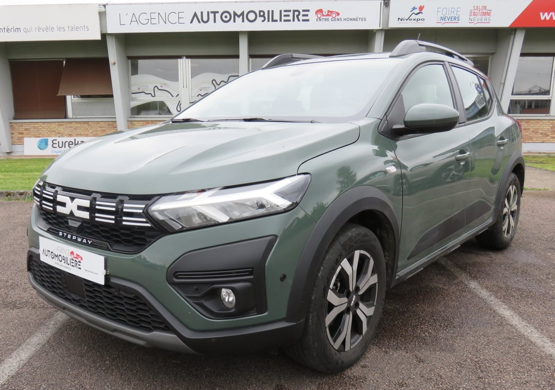 Dacia Sandero 1.0 TCe 90ch Stepway Extreme / Toit ouvrant / Entretien exclusif Dacia / Moteur à chaine — 1