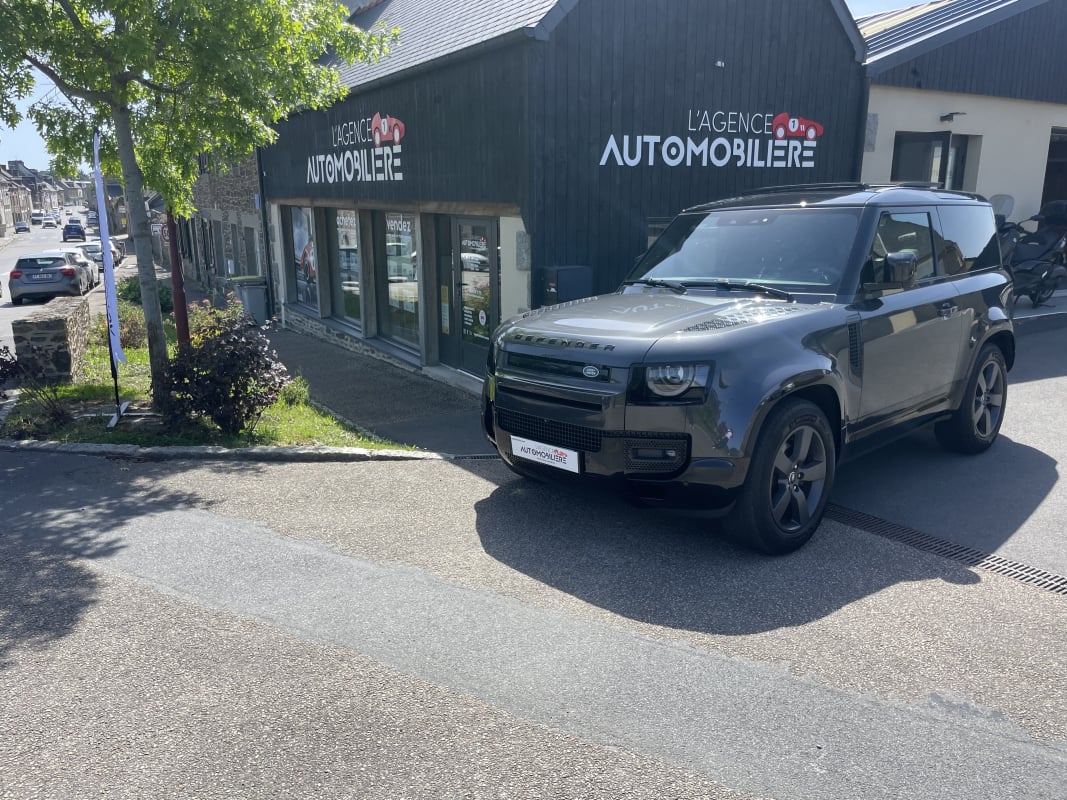 Land Rover Defender 90 D250 X-DYNAMIC HSE — 38