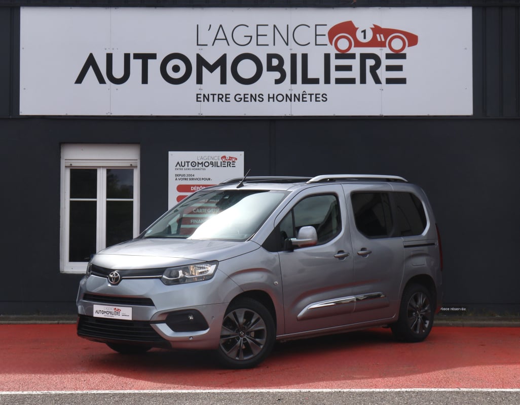 Toyota PROACE CITY Verso 1.2 VVT-i 110 Design BVM6 (Suivi Toyota, Kit distri à jour, Caméra, Toit pano, Attelage...) — 1