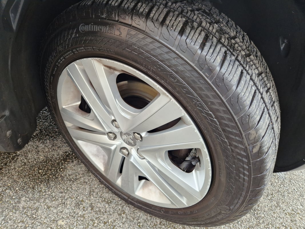 Peugeot 2008 (2) 1.5 bluehdi 100 SS SIGNATURE — 35