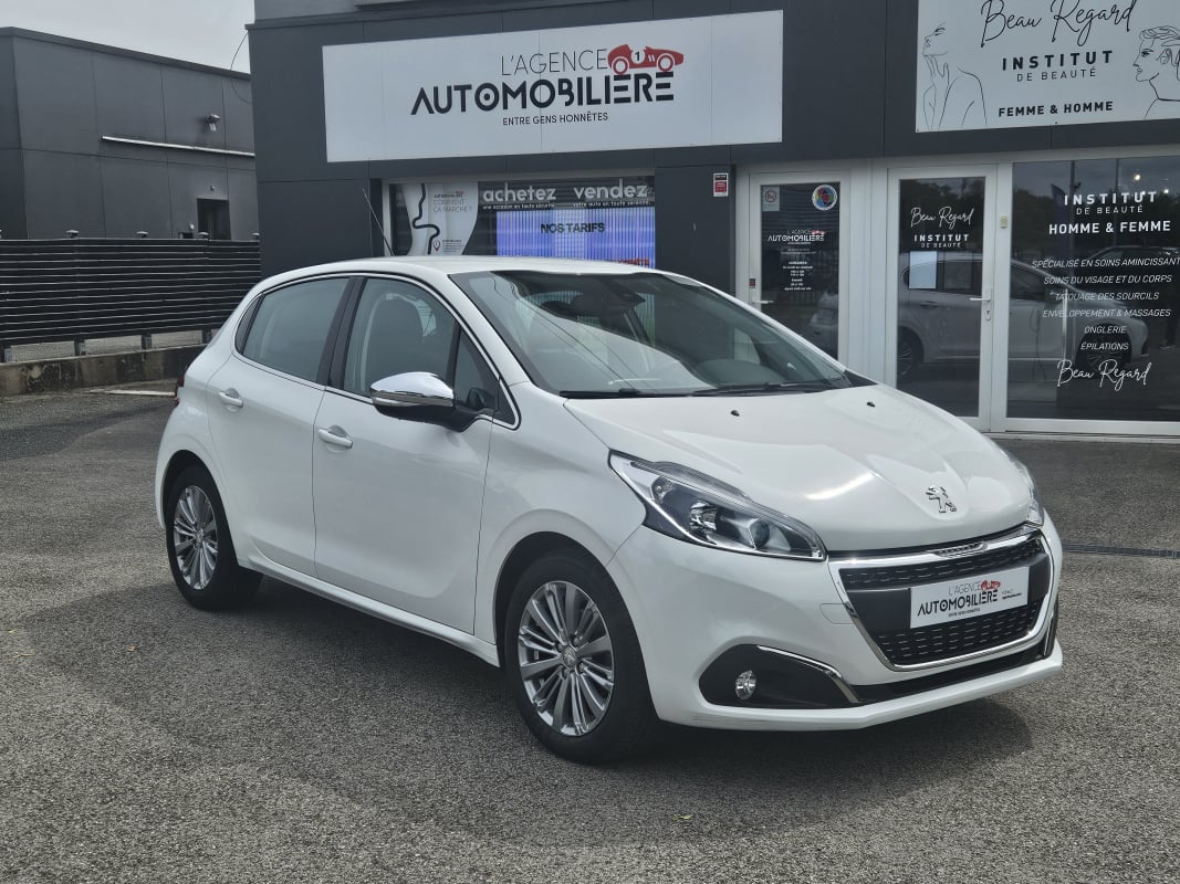 Peugeot 208 1.2 PURETECH 110 ALLURE ( Car Play, Android Auto..)