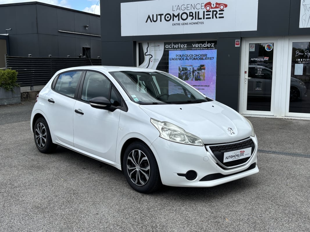 Peugeot 208 Affaire 1.6 e - HDI 92 ch Pack CD CLIM - TVA RECUPERABLE