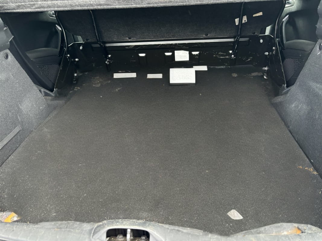 Peugeot 208 Affaire 1.6 e - HDI 92 ch Pack CD CLIM - TVA RECUPERABLE — 16