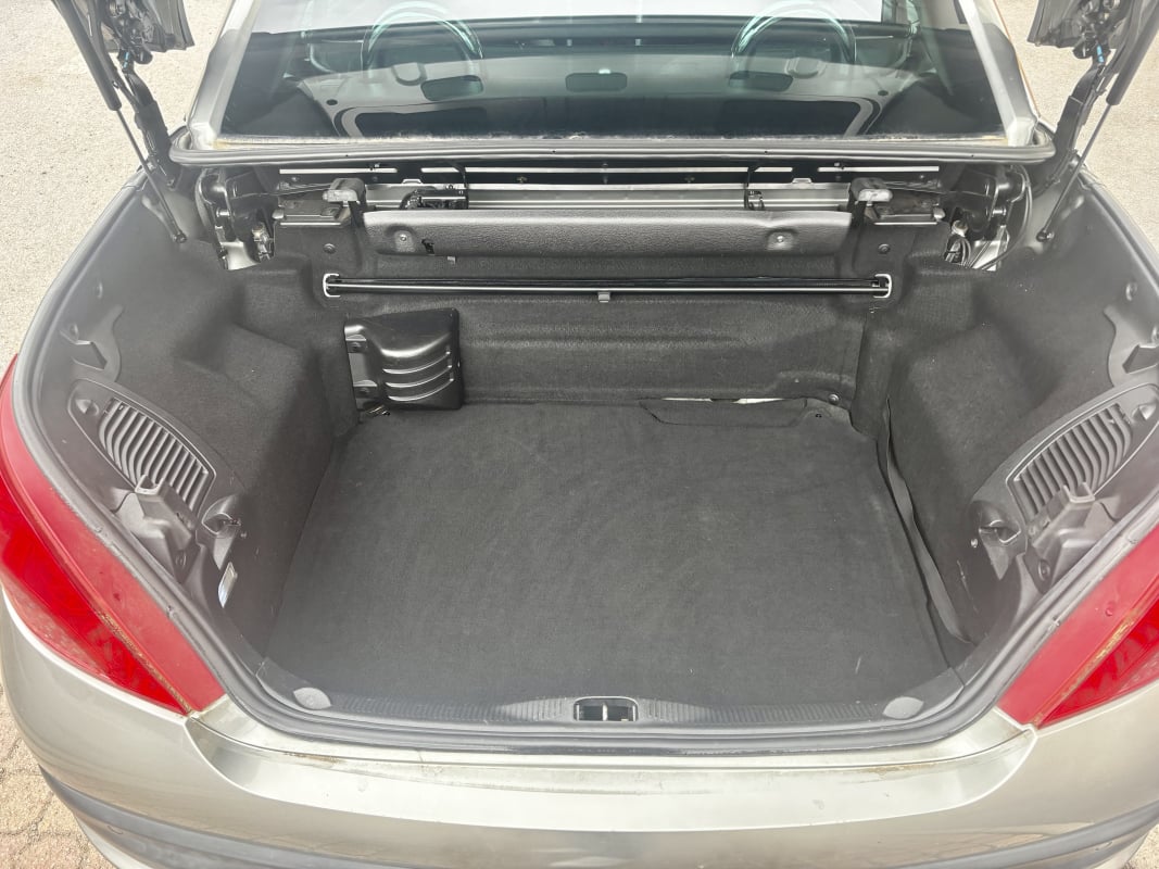 Peugeot 207 CC 1.6 HDi 110ch ROLAND GARROS — 26