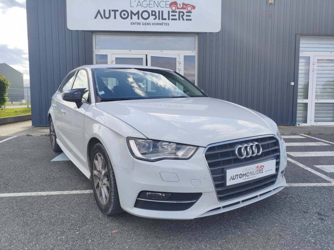 Audi A3 1.6L TDI 110CH SPORTBACK ULTRA — 1