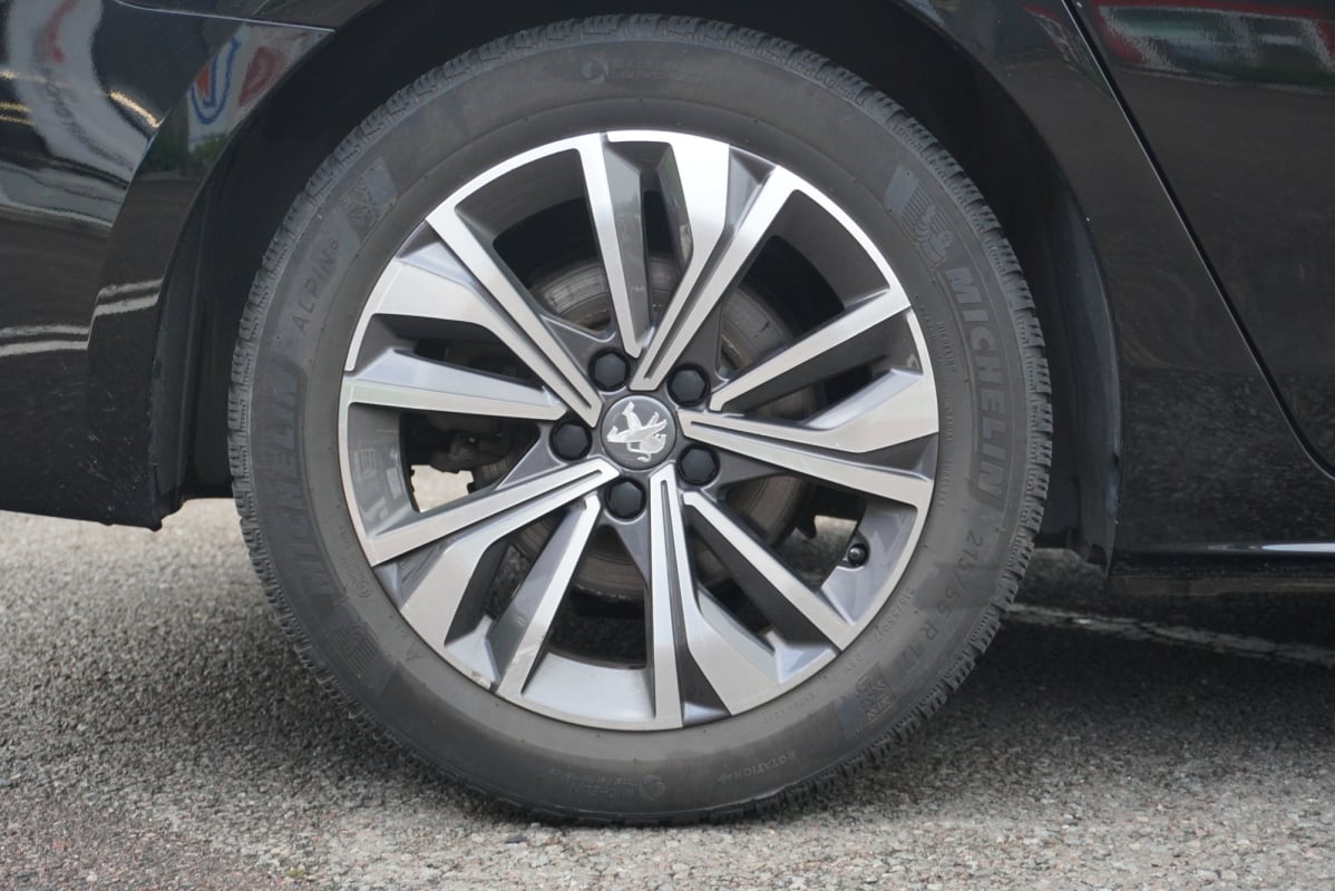 Peugeot 508 II 1.6 Hybrid 225 ch Allure Pack E-EAT8 — 37