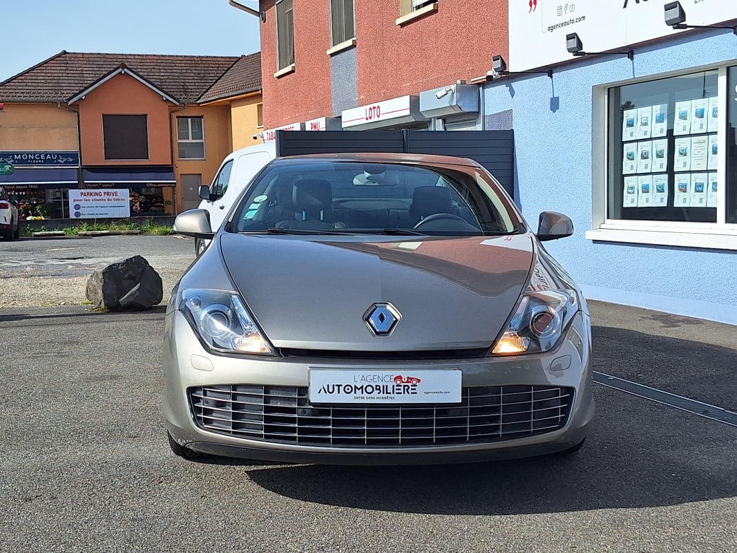 Renault Laguna GT Coupé 2.0 DCI 178 ch — 2