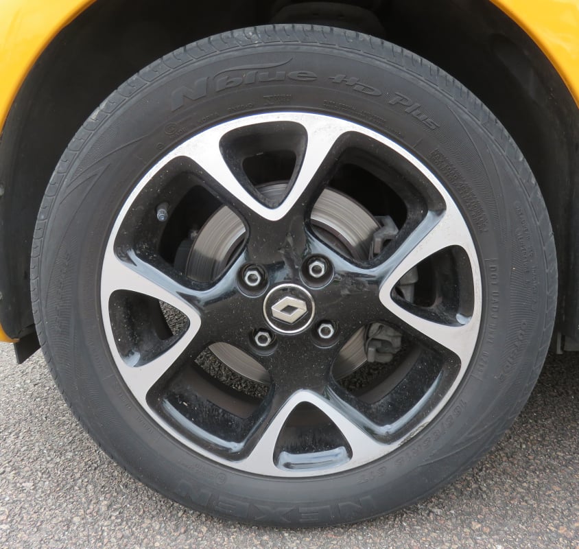 Renault Twingo 1.0 SCe 75ch Intens – État Irréprochable - Suivi Renault - Dashcam — 28