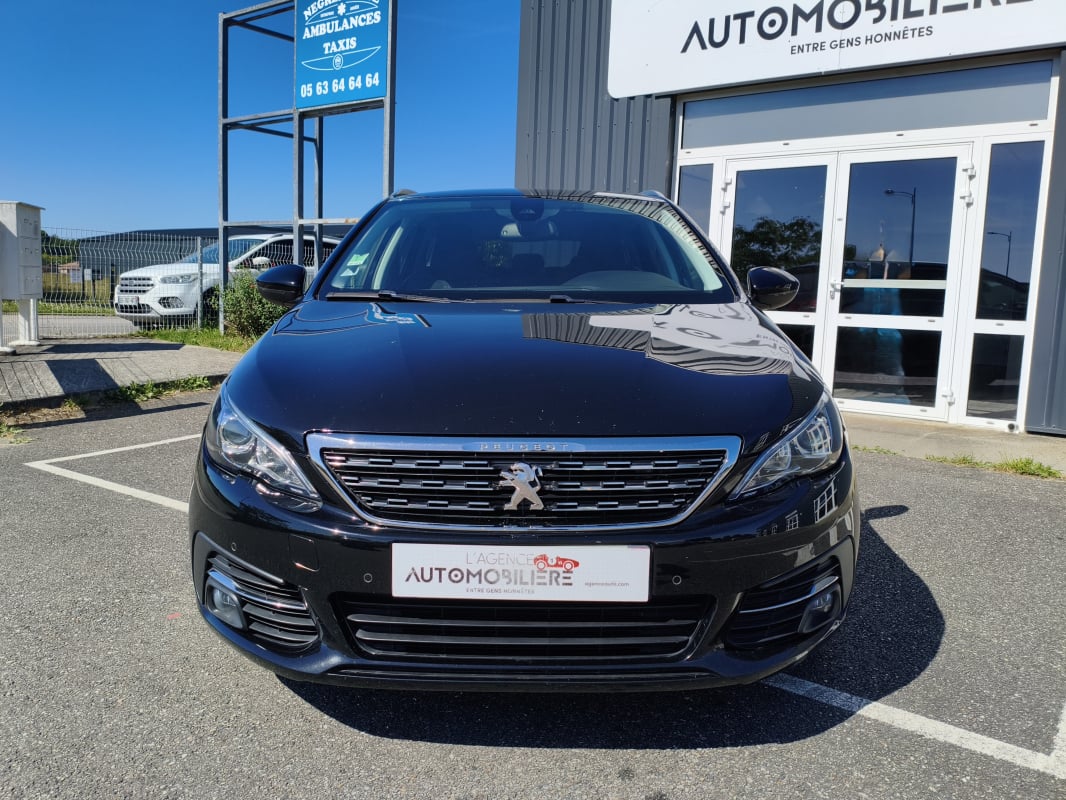 Peugeot 308 II 1.2L 130CH ALLURE — 2