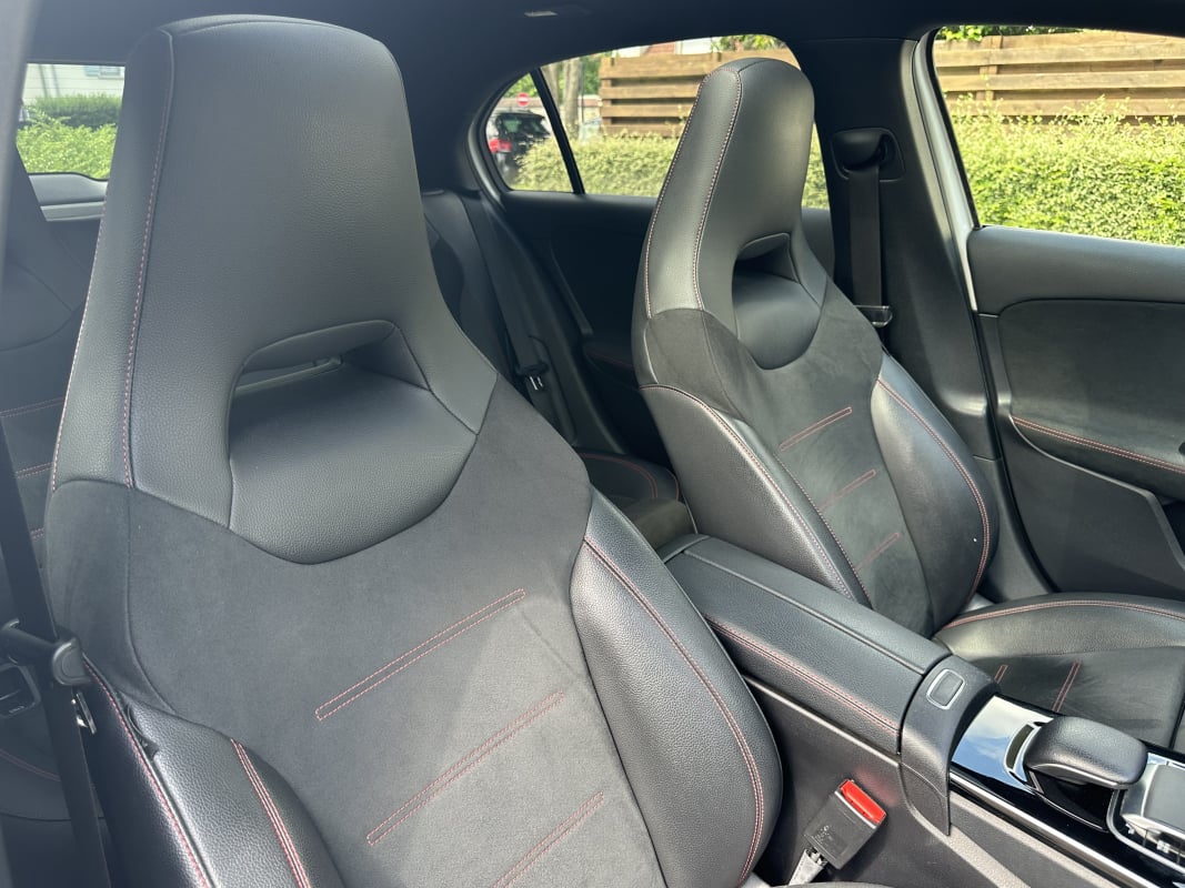 Mercedes-Benz Classe A IV 200 D 150 CH AMG LINE 8G-DCT — 40