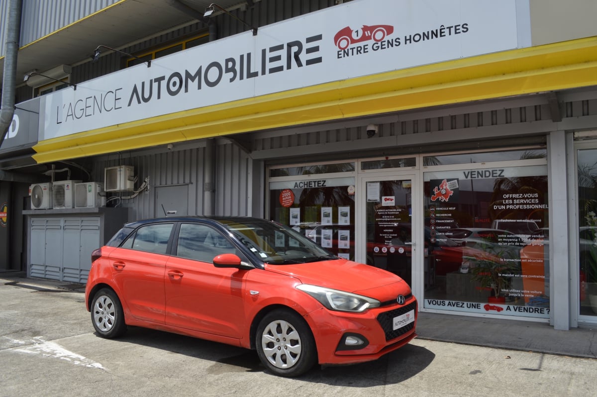 Hyundai i20 1.0 T-GDI 100 INTUITIVE DCT-7 — 1