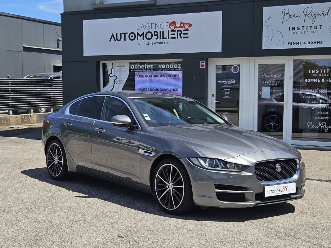 Jaguar XE 2.0 D 180 CV PORTFOLIO BVA — 1