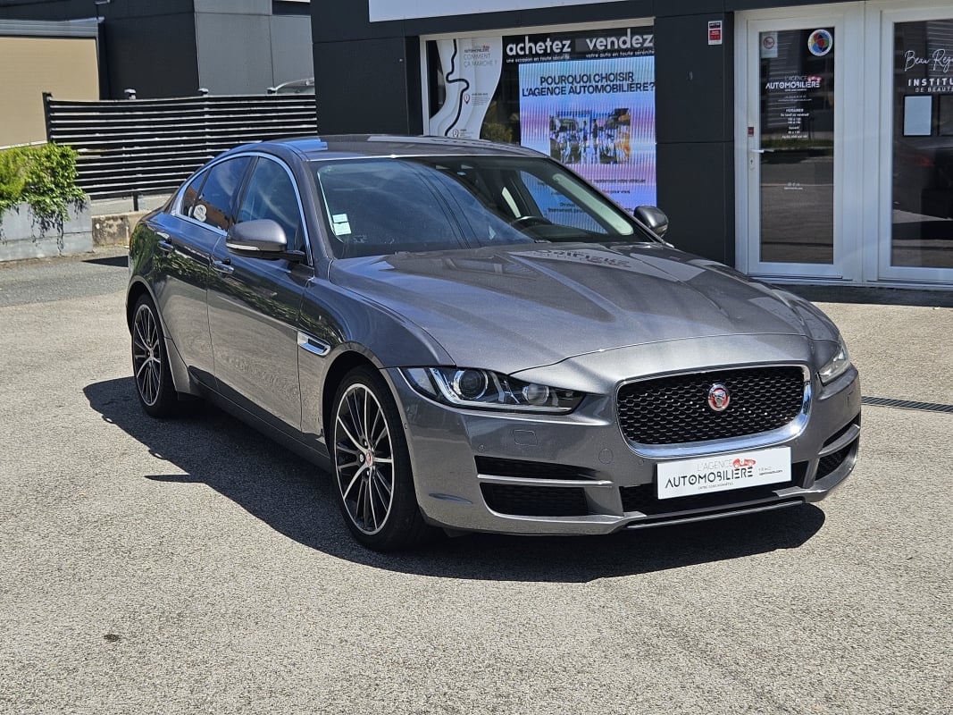 Jaguar XE 2.0 D 180 CV PORTFOLIO BVA — 2