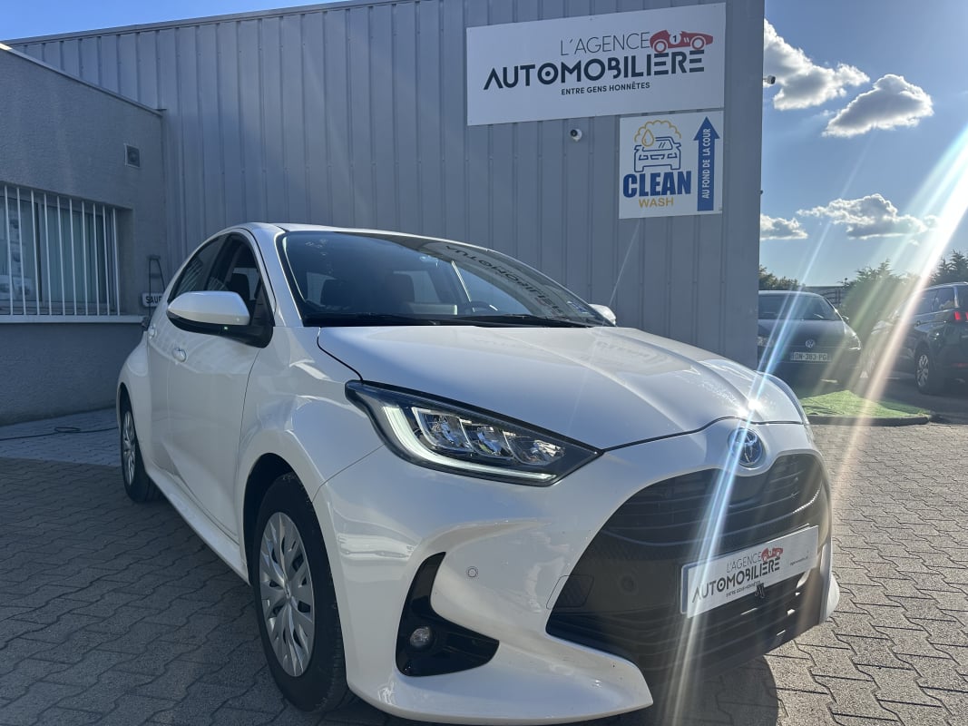 Toyota Yaris 1.5 VVTI 12V 116 CV HSD Hybrid E-CVT BVA — 1