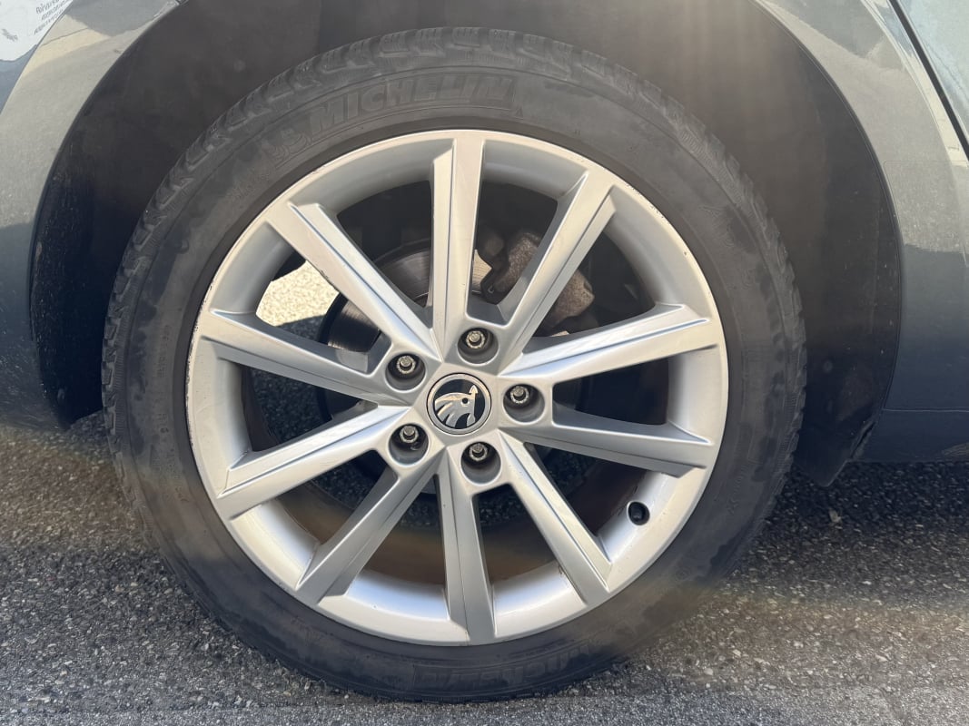 Skoda Octavia Combi 2.0 TDI 150ch CR Green Tec TOUR DE FRANCE — 17