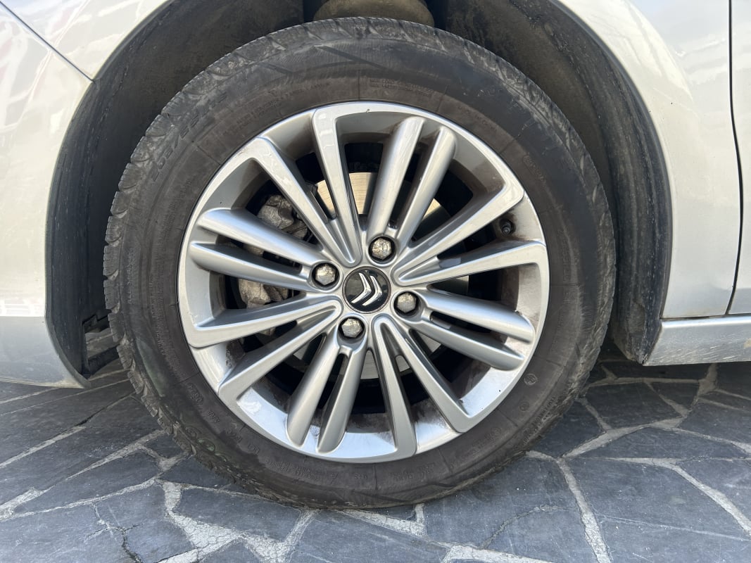 Citroen C4 1.6 HDI 112 COLLECTION - SUIVI D'ENTRETIEN - COURROIE REMPLACÉE — 27