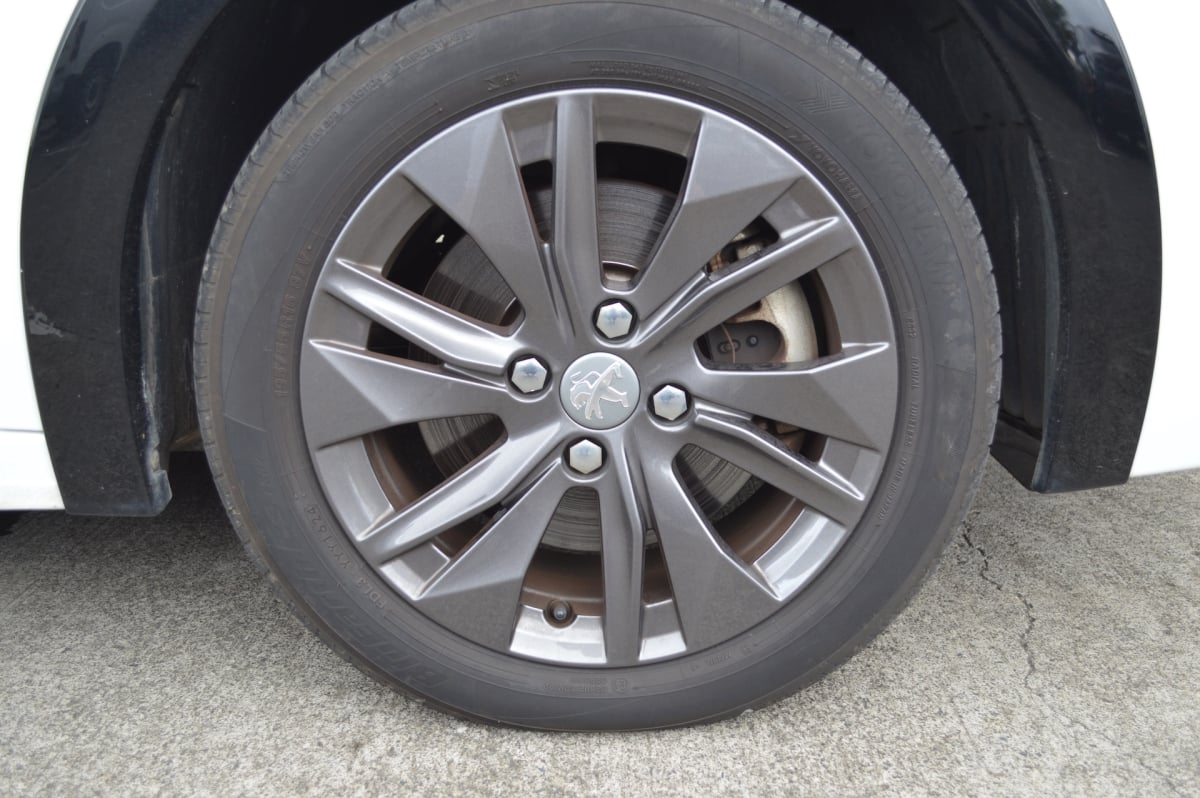 Peugeot e-208 50 KWH 136 ACTIVE PACK — 17